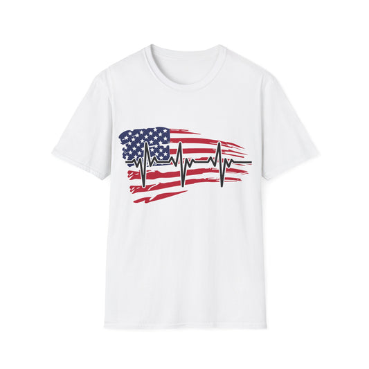 Distressed Flag Heartbeat Color - Unisex Softstyle T-Shirt
