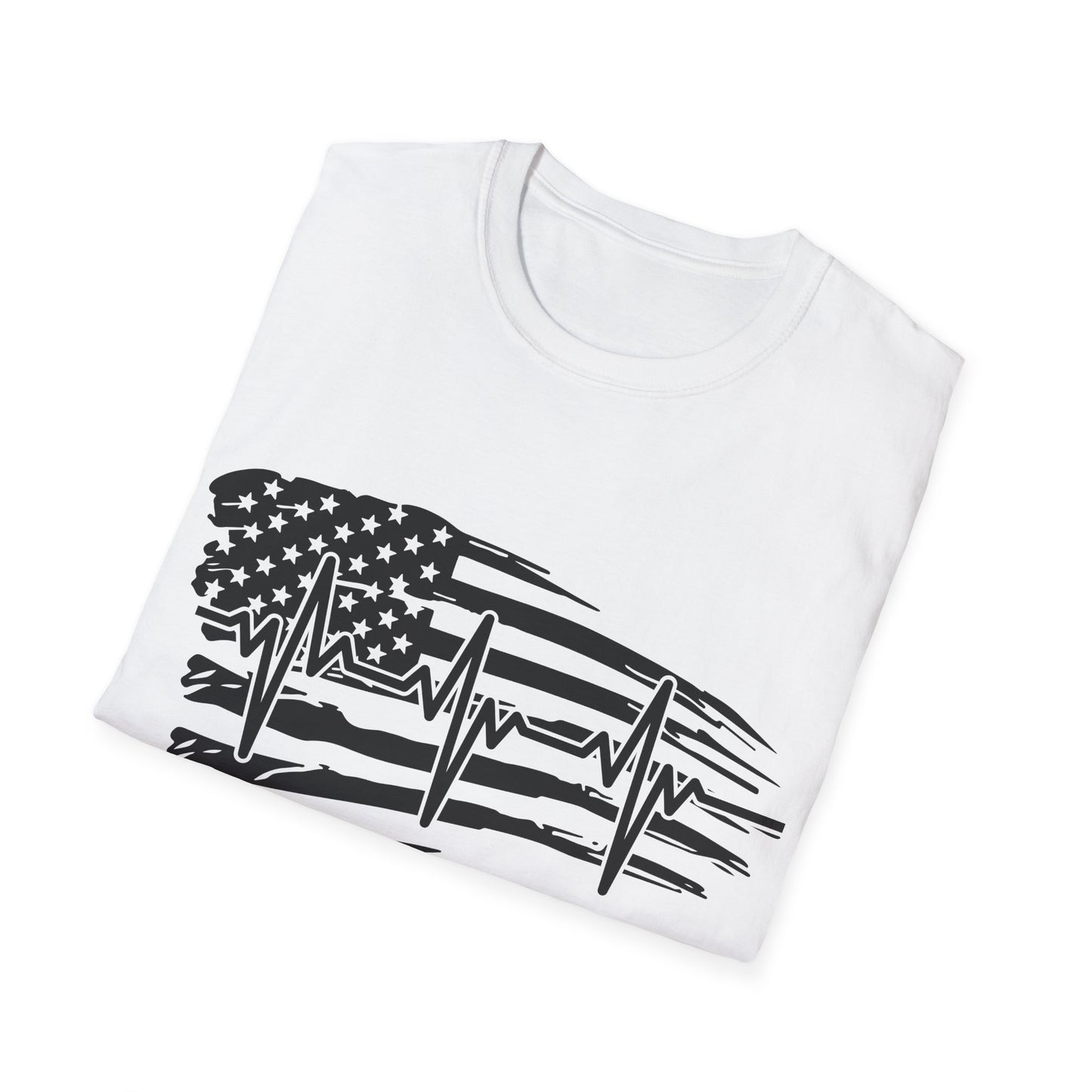 Distressed Flag Heartbeat B&W - Unisex Softstyle T-Shirt