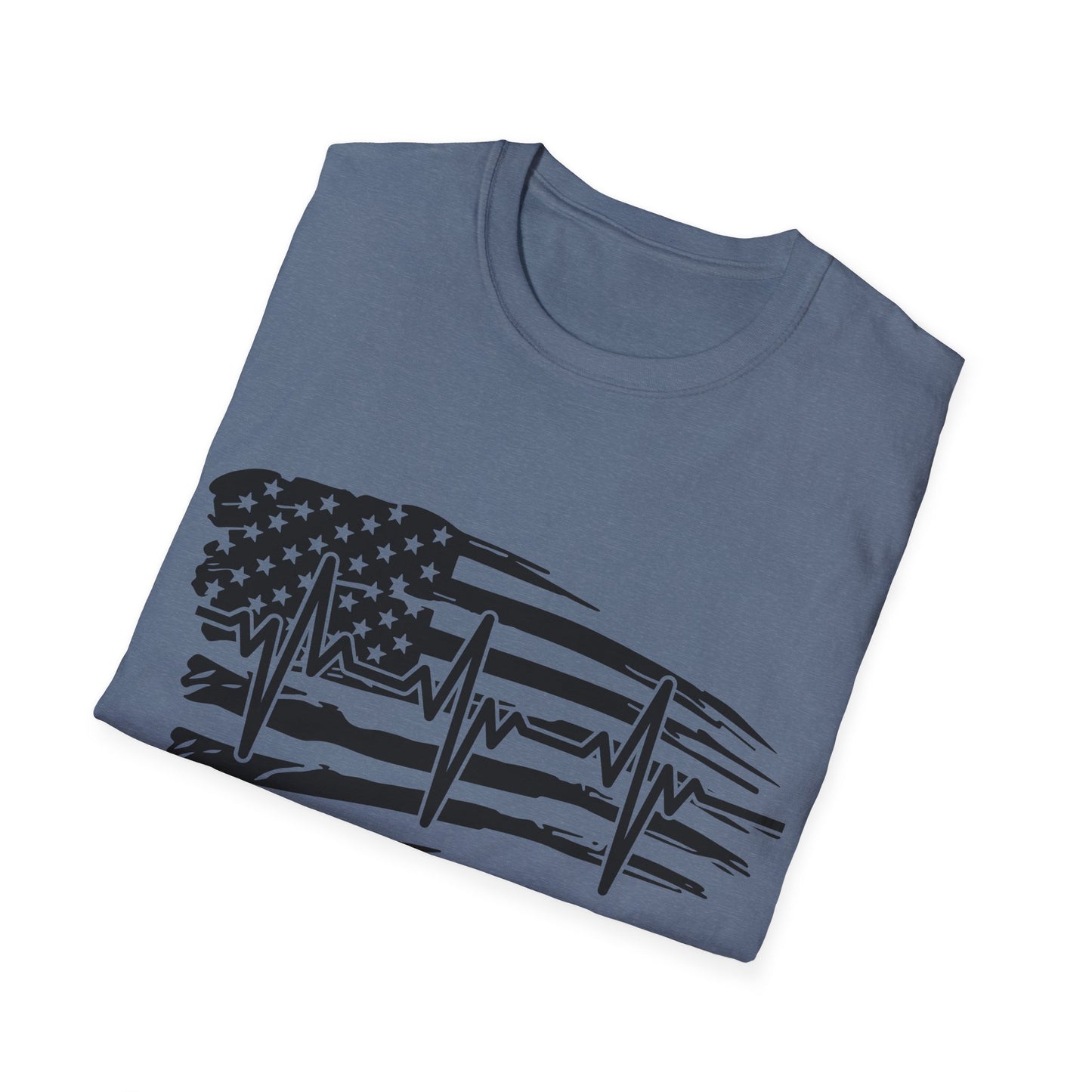 Distressed Flag Heartbeat B&W - Unisex Softstyle T-Shirt